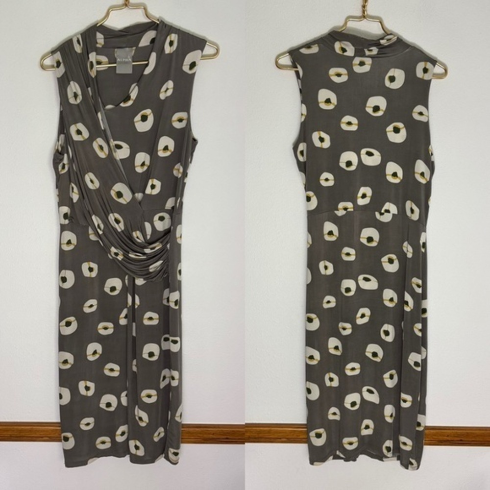 Alpha gray circular patterned dress size 46